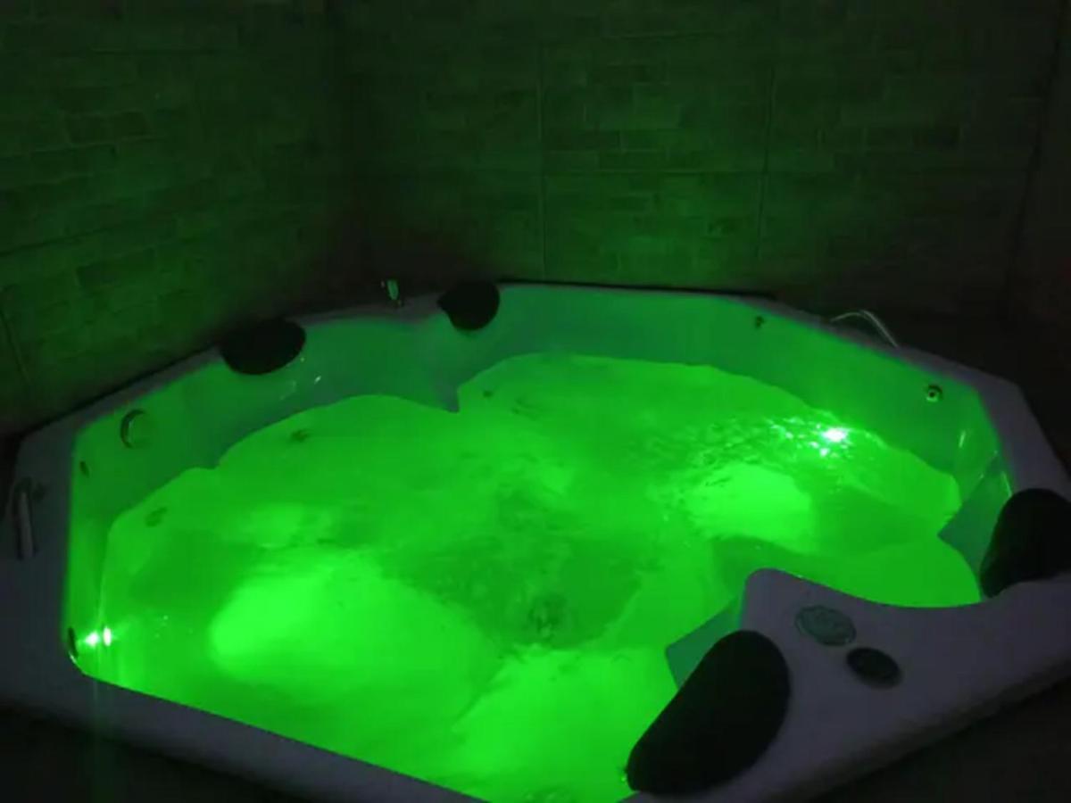 Casa Com Spa De Hidro, Aquecedor E Cromoterapia A 1,0 Km Do Centro Шапада-дус-Гимарайнс Экстерьер фото